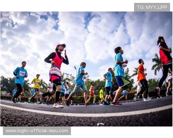 “武汉马拉松：速度与耐力的巅峰对决！”